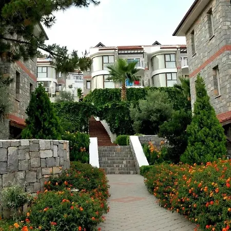 Azure Palm Hotel *