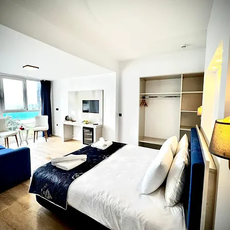Hotel Azure Palm *
