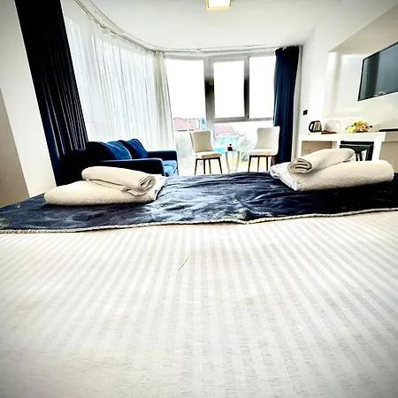 Hotel Azure Palm *
